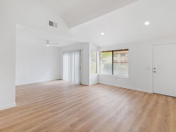 5th image of 6117 Arroyo Rd Unit 4