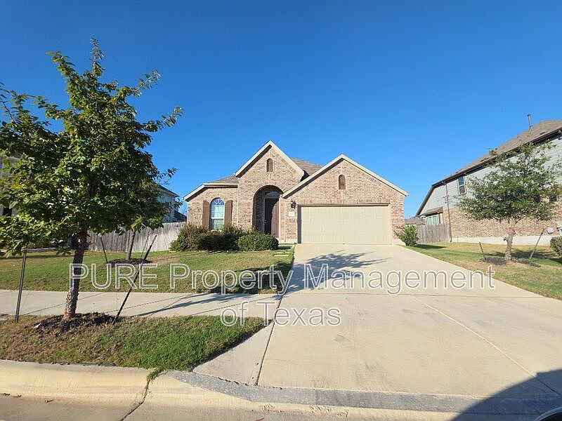 1st image of 214 Roaming Dr