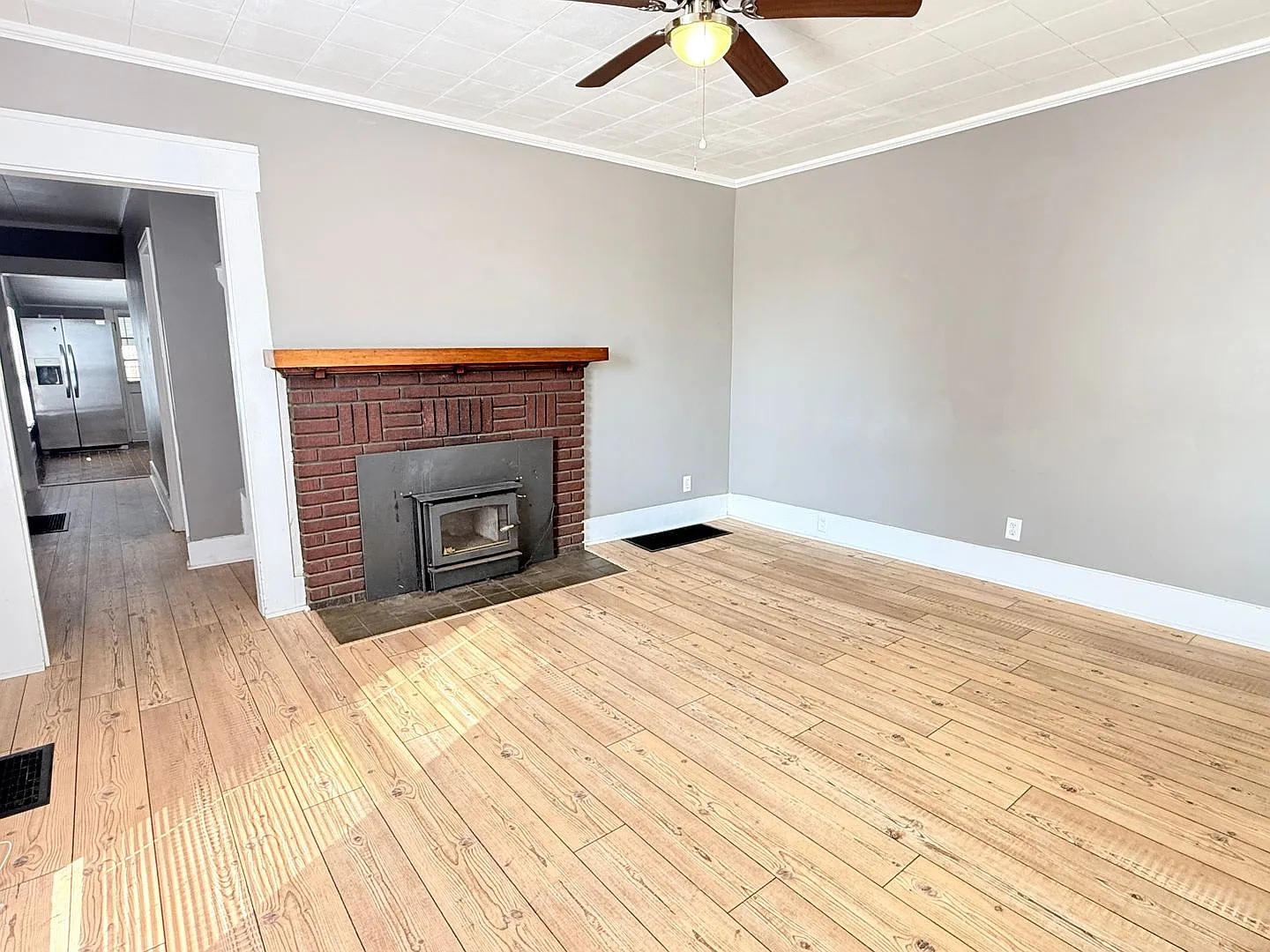 Cozy 3 bed 1 bath home — Photo 2