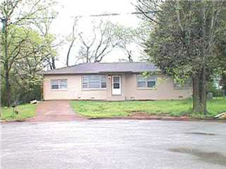 1st image of 1901 Canterbury Cir NW