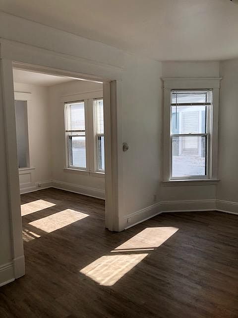 1st image of 1295 Parkwood Blvd