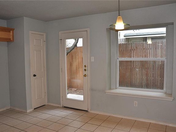 5th image of 1012 Traci Michelle Dr