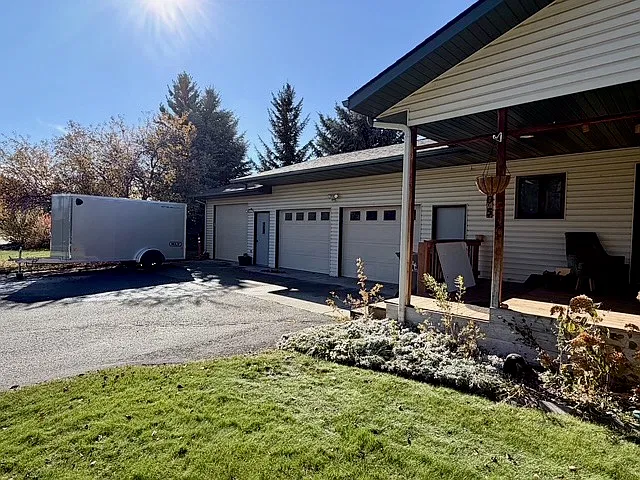 3 bed, 1956 sqft, $3,650 — Photo 2