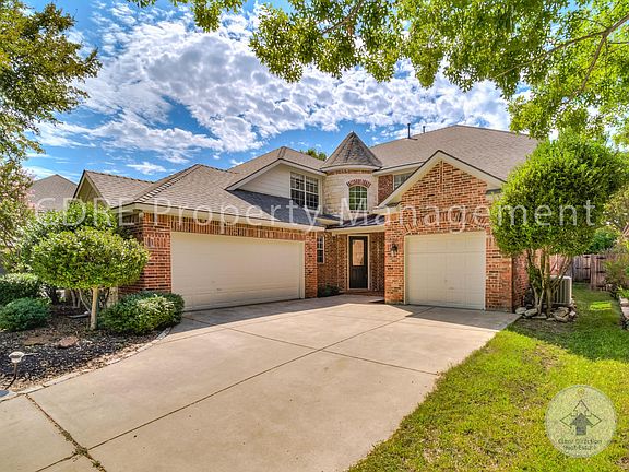 2nd image of 520 Arcadia Dr