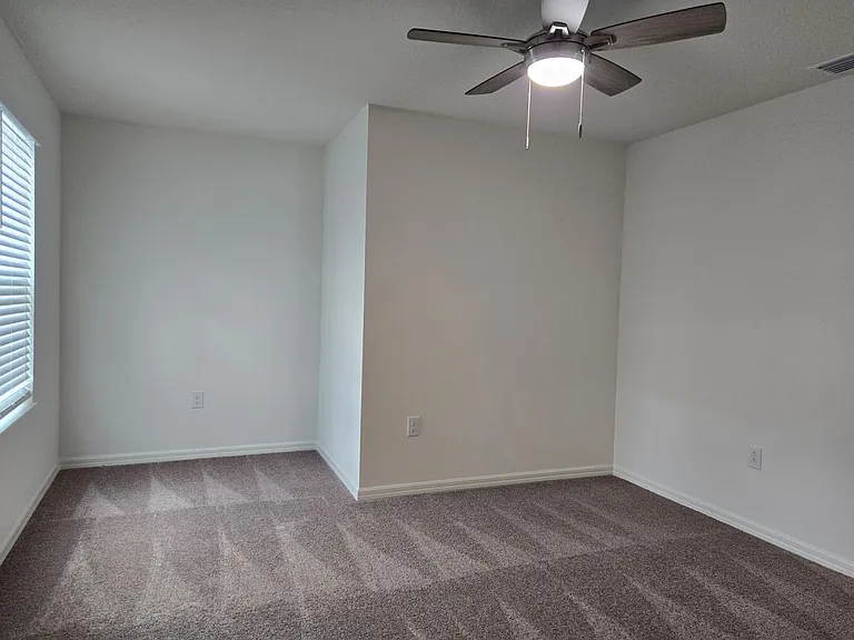 3064 Sanctuary Dr — Photo 21
