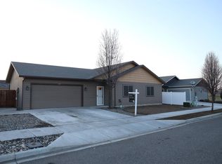 589 N Harrison Pl, Kennewick, WA 99336