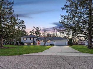 1010 Weeping Willow Dr, Wisconsin Rapids, WI 54494