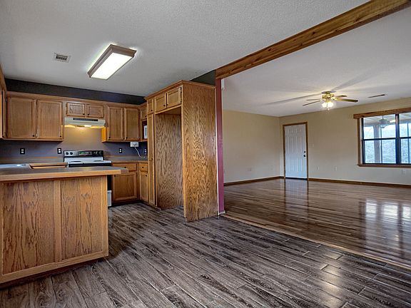 5th image of 141 Williams Dr