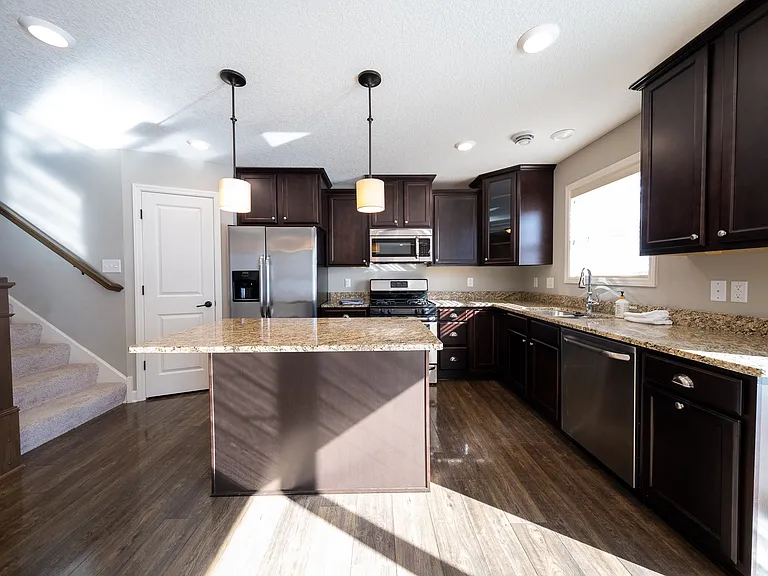 3261 Lakewood Trl — Photo 2