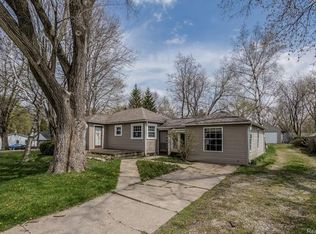 1852 Manse Rd, Waterford, MI 48328