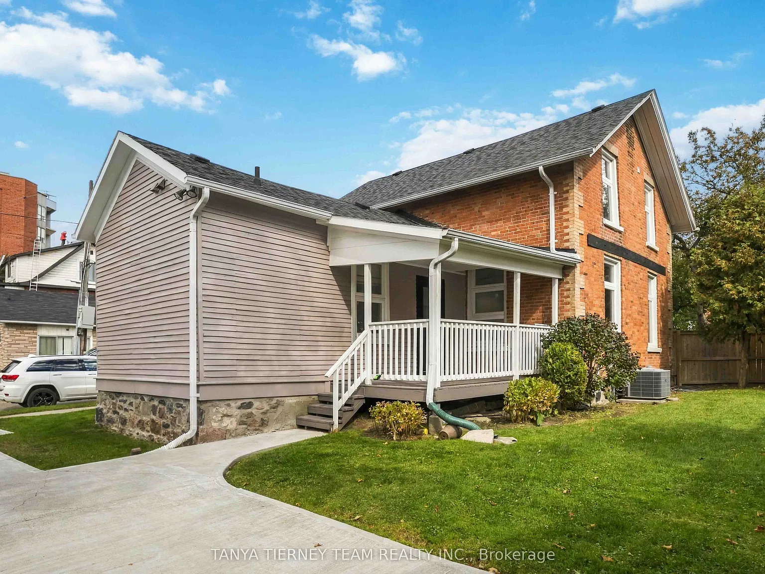 2 bed, $1,975 — Photo 2