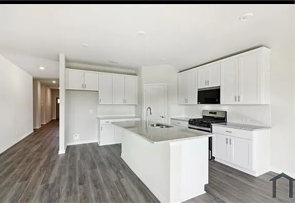 807 Easthill Dr — Photo 34