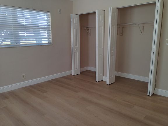 Wall To Wall Bedroom Closet