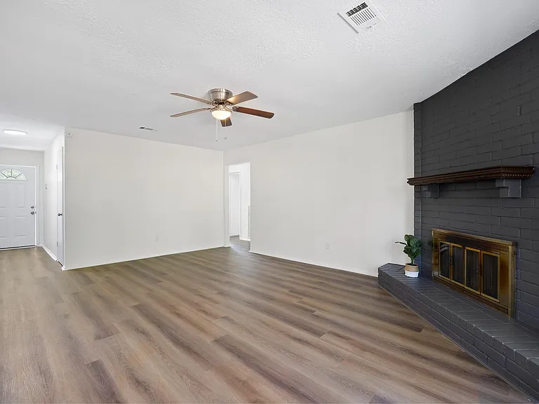8343 Carriage Creek Dr — Photo 5