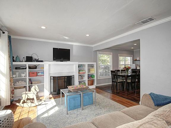 4th image of 2165 Murieta Way