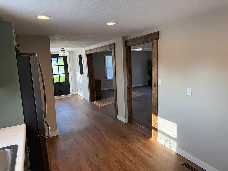 136 W Vine St — Photo 6
