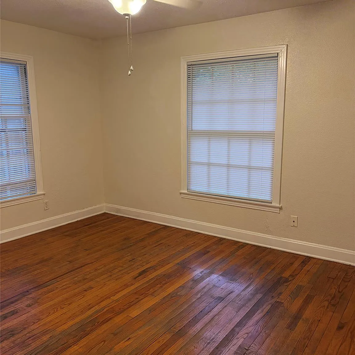 3 bed, 1.5 bath, 1672 sqft, $2,900 — Photo 3