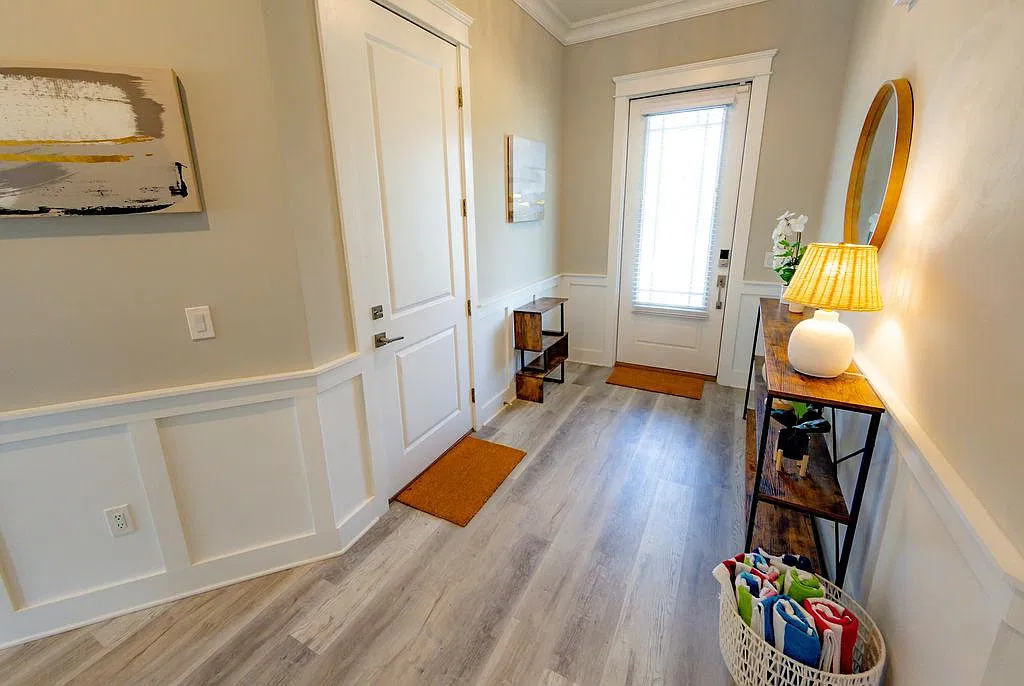 4 bed, 2717 sqft, $4,650 — Photo 4