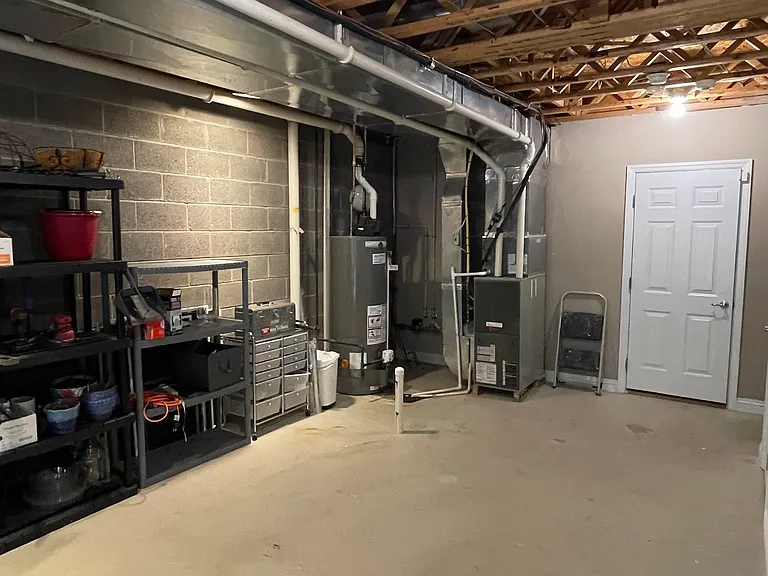 574 E Vanderbilt Dr — Photo 30