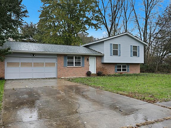 2nd image of 611 Huron Dr