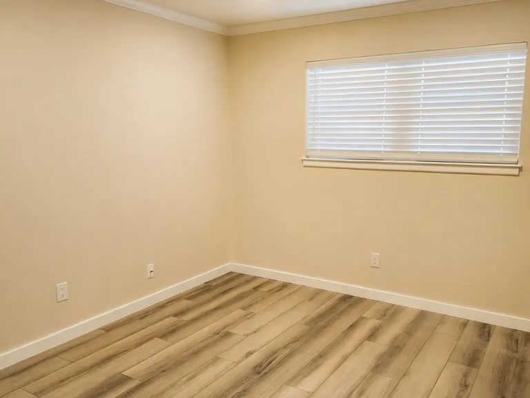 3615 Eddy St — Photo 9