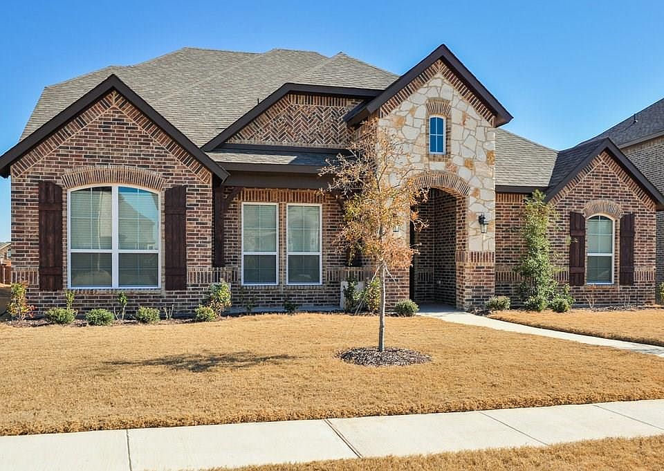 1st image of 132 Cool Brook Dr
