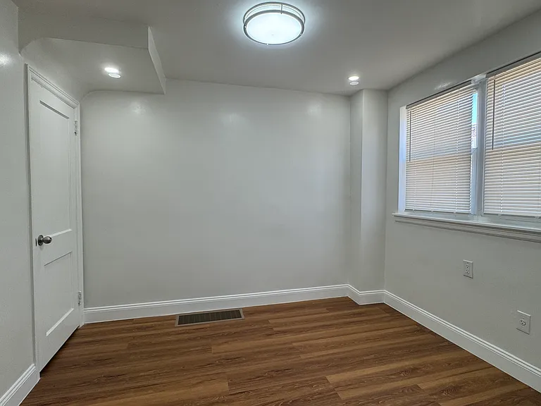 7112 Bustleton Ave — Photo 4