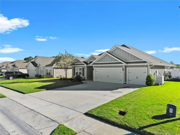 24582 Smarty Jones Cir, Daphne, AL 36526