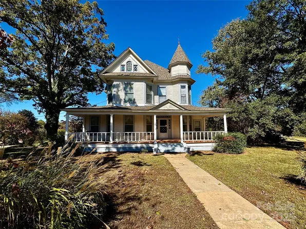 4689 Lakeview Acres Rd, Valdese, NC 28690