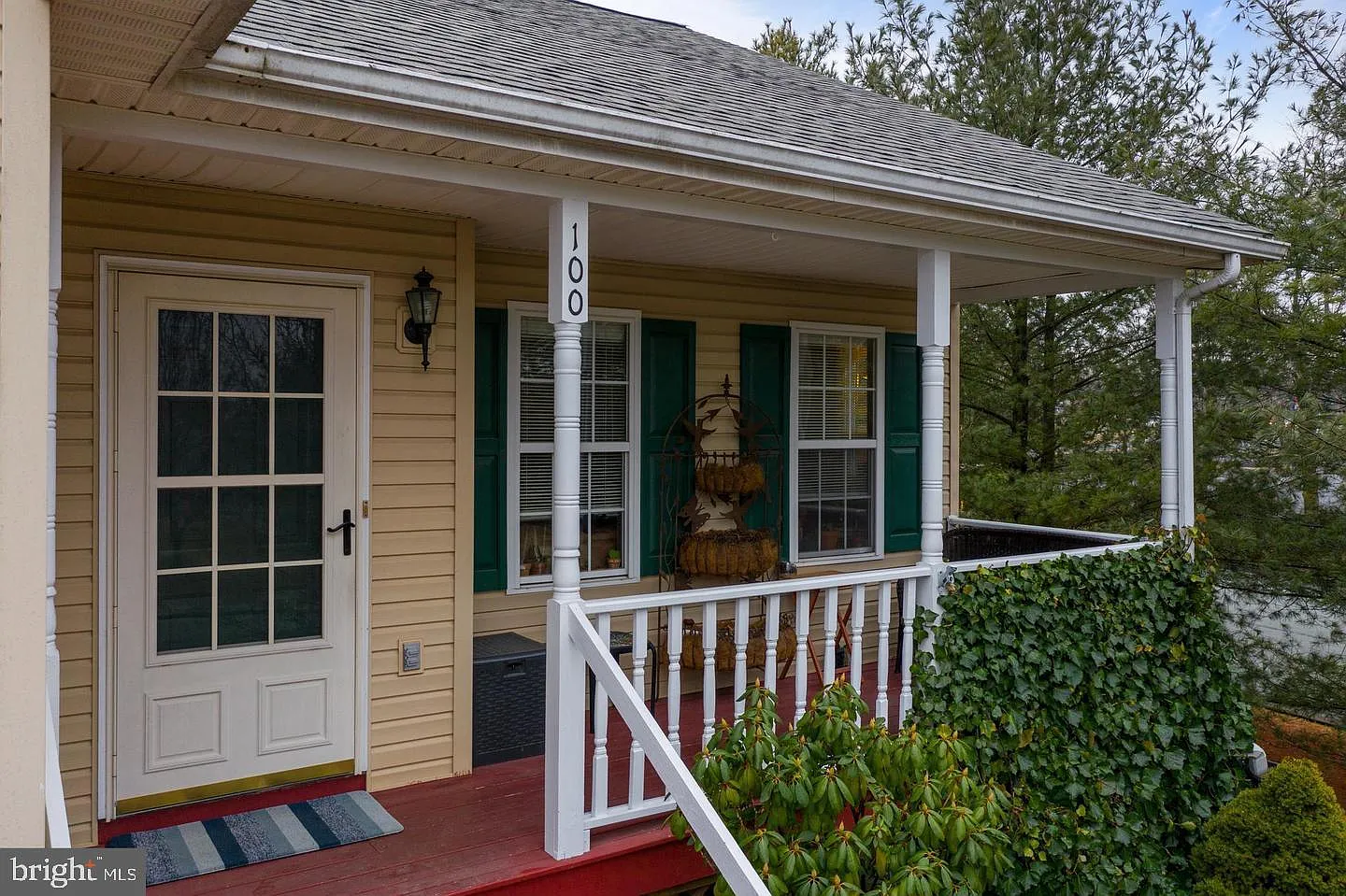 3 bed, 2.0 bath, 1108 sqft, $2,095 — Photo 2