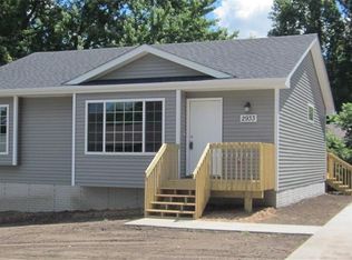 1240 E 36th Ct, Des Moines, IA 50317