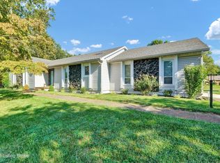 4005 Riveroaks Ln, Louisville, KY 40241
