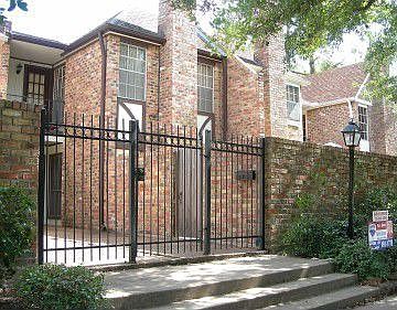 2nd image of 3003 Bissonnet St