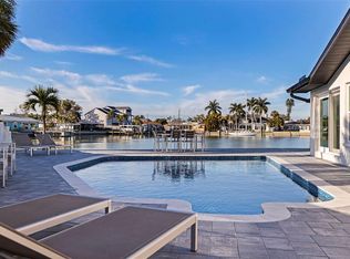1514 Sea Gull Dr S, Saint Petersburg, FL 33707