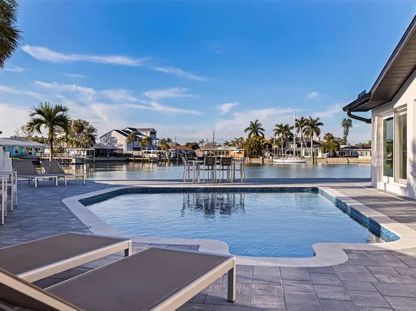 1514 Sea Gull Dr S, Saint Petersburg, FL 33707