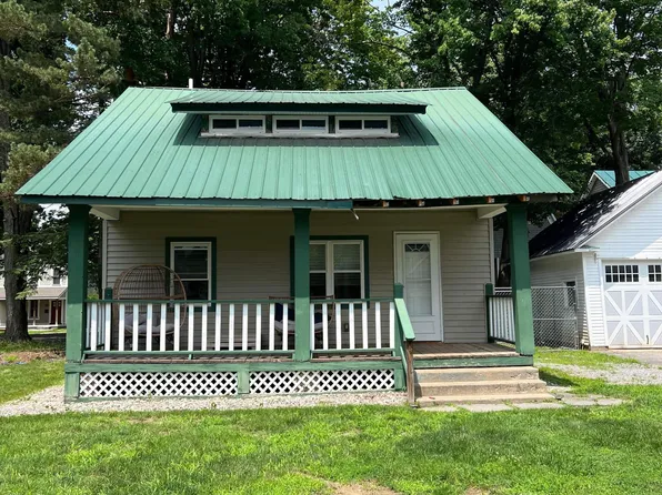 165 Lake Ave APT 2, Saratoga Springs, NY 12866