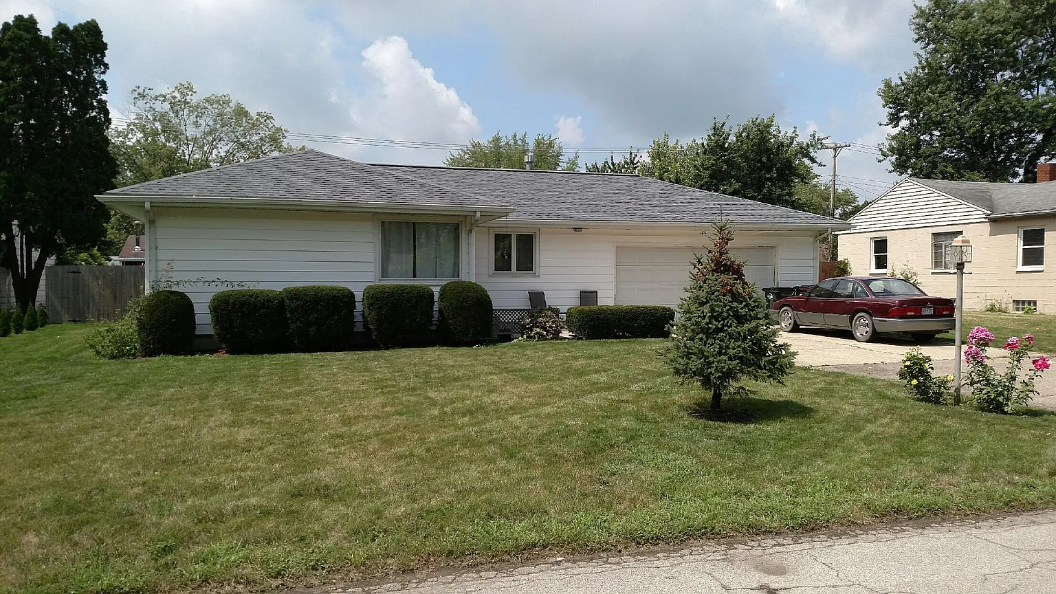 711 Woodlawn Ave photo 1