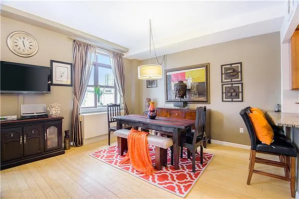 Sold by (Legacy) Elegran | media 17