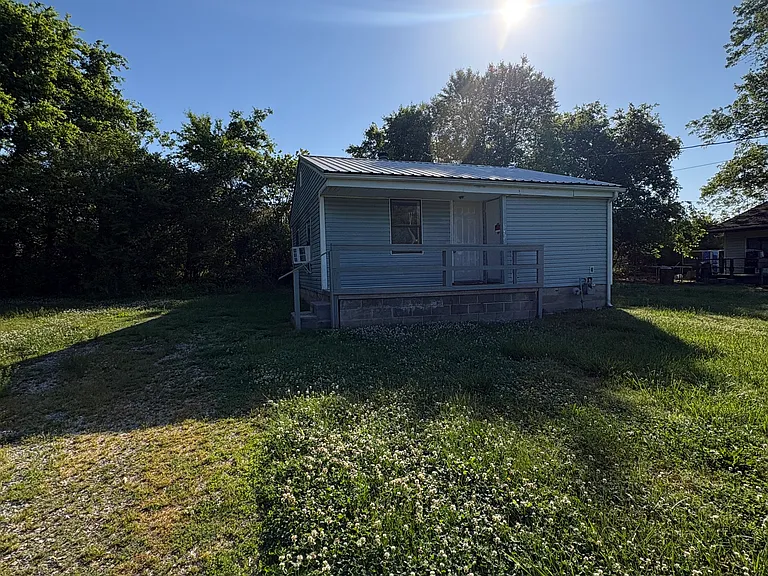 324 Old Valley Rd — Photo 3