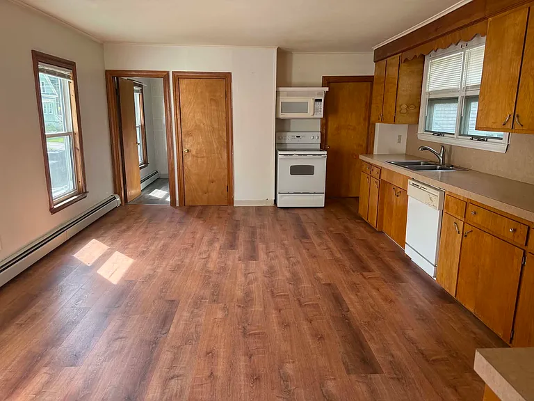 68 High St #1B — Photo 3