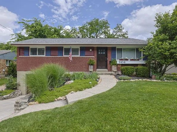 3958 Ridgecombe Dr, Cincinnati, OH 45248