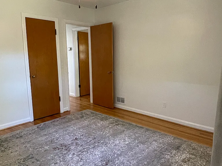 5622 Vogel Rd — Photo 32