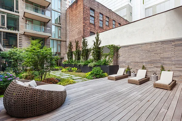 Rented by Villa Spaces Inc. | media 31