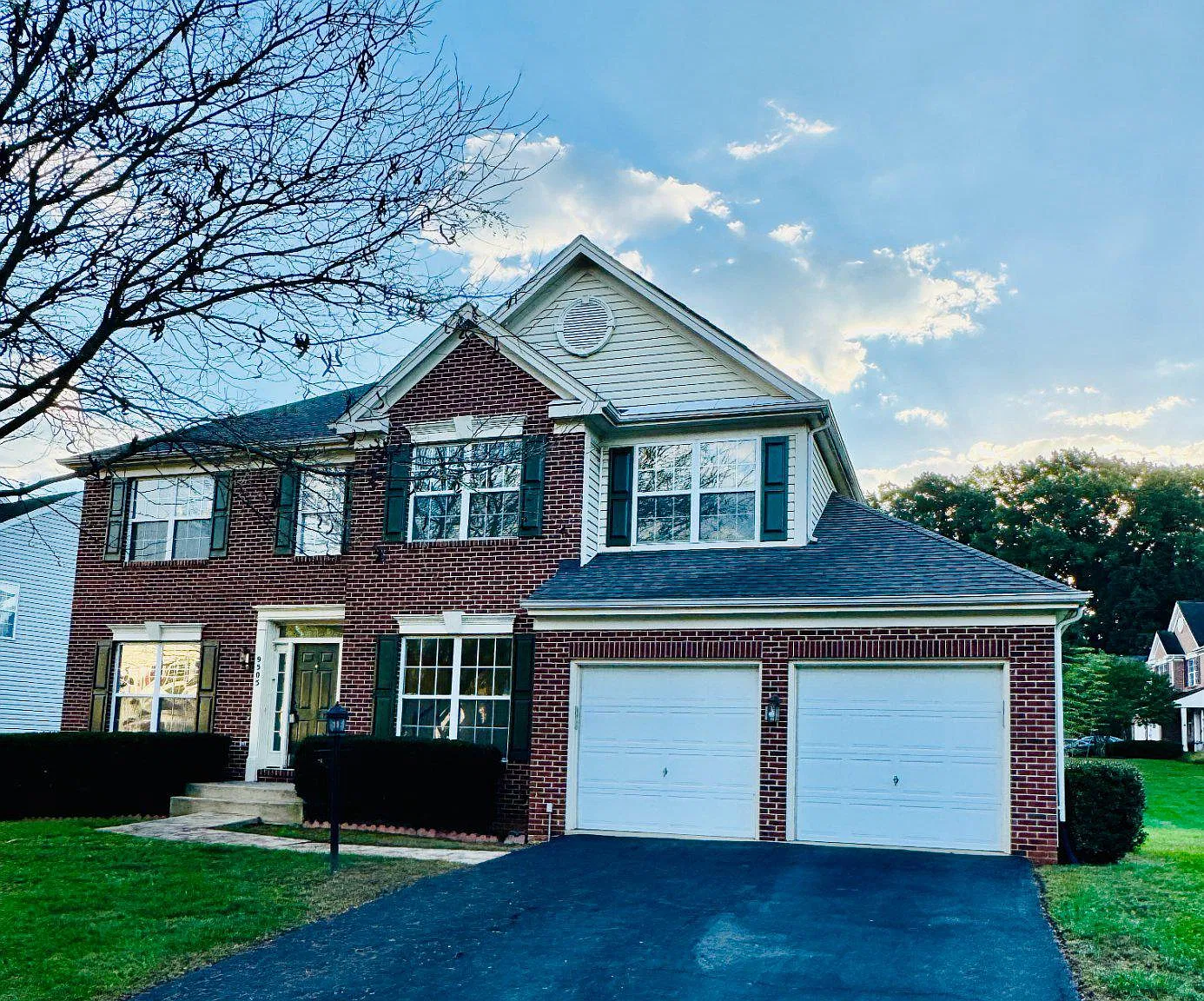 4 bed, 2.5 bath, 2428 sqft, $3,400 — Photo 2