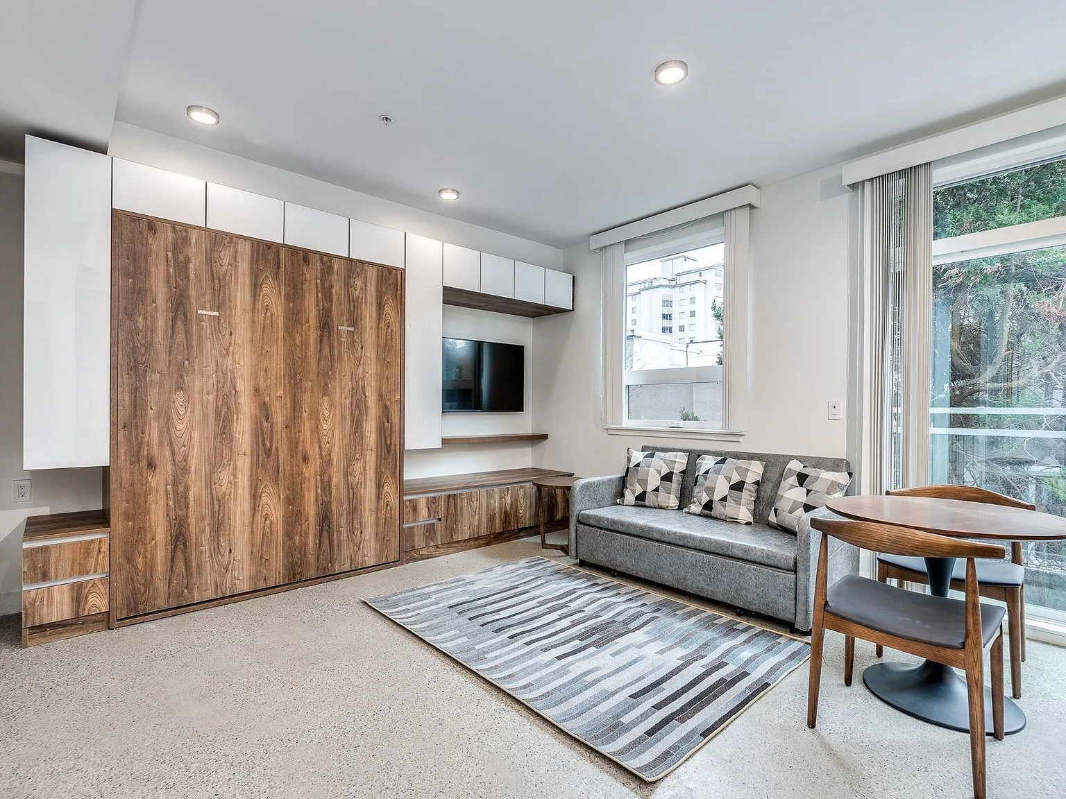 Studio, 415 sqft, $2,750 — Photo 2