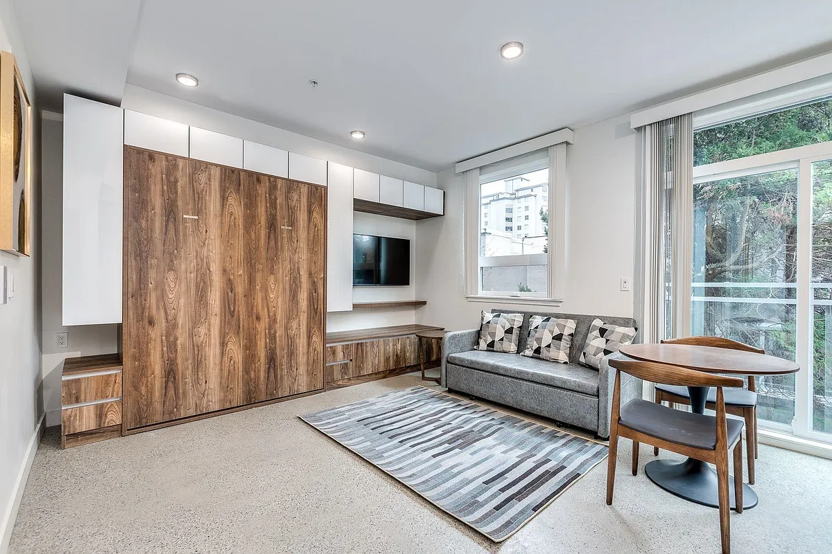 Building Photo - 1170 Barclay St #202