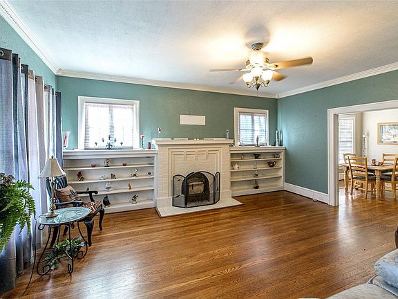 3rd image of 544 Gladstone Blvd
