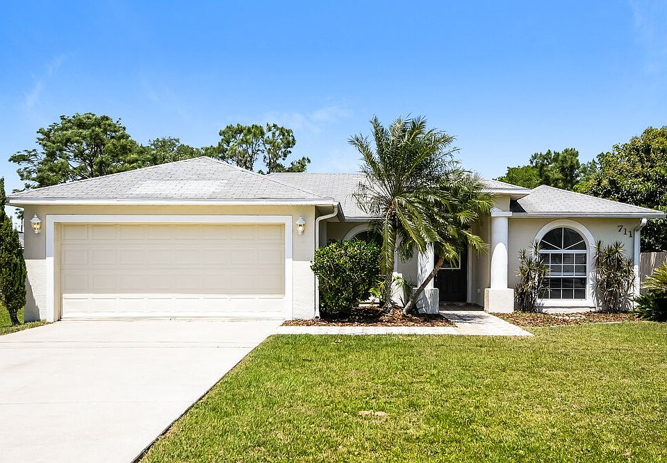1st image of 711 Pelican Ct