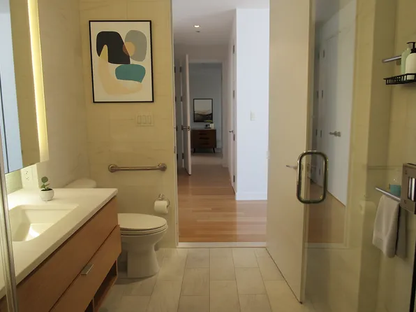 303 East 33rd Street image 10 of 32