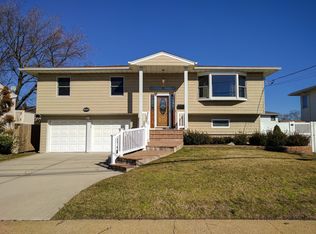 3039 Clubhouse Rd, Merrick, NY 11566